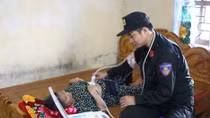 Gần dân để hiểu và giúp dân nhiều hơn