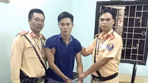 CSGT đến giường bệnh tìm chủ xe máy bị mất trộm 