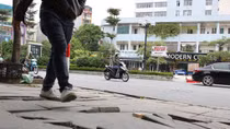 Vỉa hè Hà Nội và vấn đề “truy trách nhiệm”