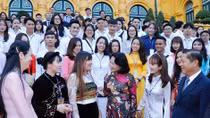 Trau dồi kiến thức, rèn đức luyện tài