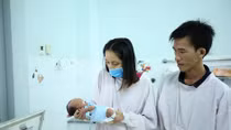 Câu chuyện “kỳ diệu” của mẹ con sản phụ bị ung thư