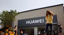 Một loạt nhân viên Mỹ bị Huawei sa thải, đuổi về nước