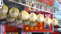 Mốt quảng cáo bằng tiếng nước ngoài