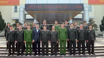 Thứ trưởng Bùi Văn Nam thăm, chúc Tết Công an tỉnh Hòa Bình