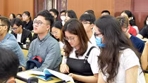 Người đưa đò không mỏi...