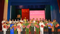Trao bằng cho các tân Tiến sỹ và Thạc sỹ năm 2016