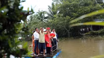 Đám cưới miền Tây đu dây kéo bè đi đón dâu