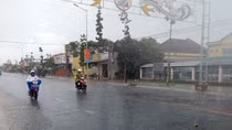 Cơn mưa vàng giải nhiệt cho Sóc Trăng