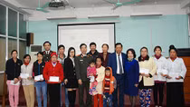 Như cánh én mang mùa xuân tới