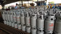 Giá gas tăng 2.000 đồng với bình 12kg