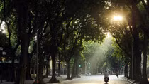 Miền Bắc rét về đêm và sáng, miền Nam mưa to do bão