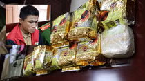 Thợ cơ khí "ship" 6 bánh heroin và 13kg ma túy đá sa lưới 