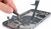 Xem chuyên gia iFixit mổ xẻ "khủng long" iPhone 11 Pro Max