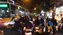Ùn tắc giao thông Hà Nội nhìn từ những “nút cổ chai”