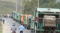 Dân chặn xe rác và câu chuyện niềm tin