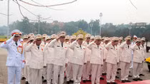 Đoàn đại biểu Bộ Công an vào Lăng viếng Chủ tịch Hồ Chí Minh