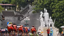 Cua rơ Hàn Quốc về nhất sau 30 vòng đua quanh hồ Hoàn Kiếm