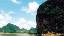Dầu thô “thất thế”, du lịch lên ngôi