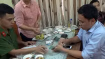 Bắt một phóng viên tống tiền doanh nghiệp