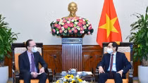 Bộ trưởng Ngoại giao Bùi Thanh Sơn tiếp Đại sứ Liên bang Nga tại Việt Nam Gennady Bezdetko