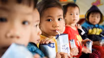 Nỗi lo chất lượng "sữa học đường"
