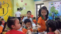 Tăng cường giám sát của xã hội đối với bữa ăn học đường