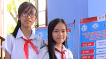 Nữ sinh trung học sáng chế mũ bảo hộ lao động “thông minh”