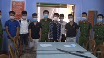 Dùng đao, kiếm để giải quyết mâu thuẫn giúp bạn bè