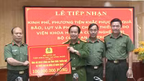 Chung tay chia sẻ khó khăn với đồng bào vùng bão lụt Thừa Thiên Huế