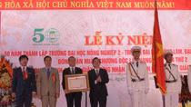 Trường Đại học Nông lâm Huế đón nhận Huân chương Độc lập hạng Nhất 