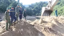 Nối lại tìm kiếm các công nhân mất tích tại Rào Trăng sau 3 ngày tạm nghỉ