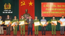 Khen thưởng Ban chuyên án và các đơn vị phá vụ cướp ngân hàng BIDV tại Huế