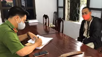 Chém người rồi mang dao kiếm đến Công an đầu thú
