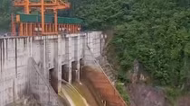 Đề nghị không mua điện của nhà máy thuỷ điện vi phạm xả lũ