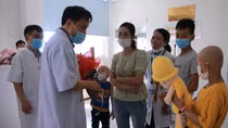 Bệnh nhi 8 tuổi ung thư được ghép tủy thành công