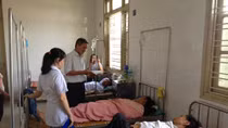 Hàng chục người cùng một thôn nhập viện sau khi ăn bánh tét