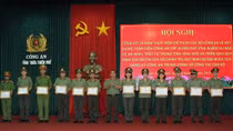Công an tỉnh Thừa Thiên Huế: Khen thưởng nhiều cá nhân, tập thể xuất sắc 