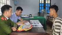 Ngày Tết giả con bạc, tìm sòng bầu cua để cướp giật