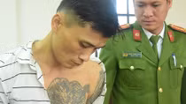 Đối tượng xăm trổ tàng trữ hơn 300 viên ma túy bị bắt tại trạm thu phí
