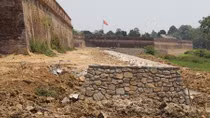Yêu cầu khắc phục thiếu sót thi công bờ kè hộ thành hào Kinh thành Huế