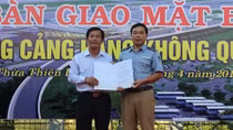 Bàn giao hơn 45ha đất sạch để mở rộng Cảng hàng không quốc tế Phú Bài
