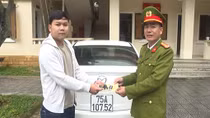 Công an tỉnh Thừa Thiên- Huế trao trả ôtô trong vụ án chiếm đoạt tài sản