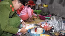 Không có giấy phép kinh doanh, cơ sở sản xuất nem, chả còn tiêu thụ sản phẩm sử dụng hàn the