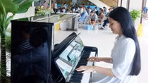 Cô gái người Nhật dùng tiếng đàn piano xoa dịu nỗi đau cho bệnh nhân