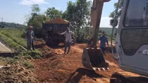Doanh nghiệp ngang nhiên san lấp đất ruộng của người dân Phong Xuân