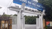 Nhiều giảng viên, người lao động trường ĐH Nghệ thuật Huế bị đơn phương chấm dứt hợp đồng