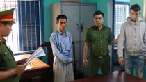 Vụ chém nhau kinh hoàng trước cổng trường: Bắt 2 đối tượng