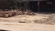 Trạm cân ngang nhiên hoạt động trái phép bên tuyến đường Hồ Chí Minh