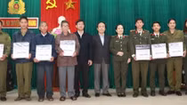 Khám chữa bệnh, cấp thuốc miễn phí cho hơn 200 cựu binh, người có công 
