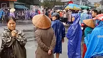 Một bé gái bị xe tải cán chết thương tâm trên QL1A